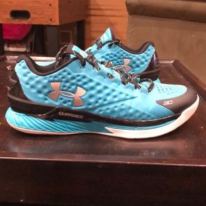 Under Armour Curry 1 low Carolina